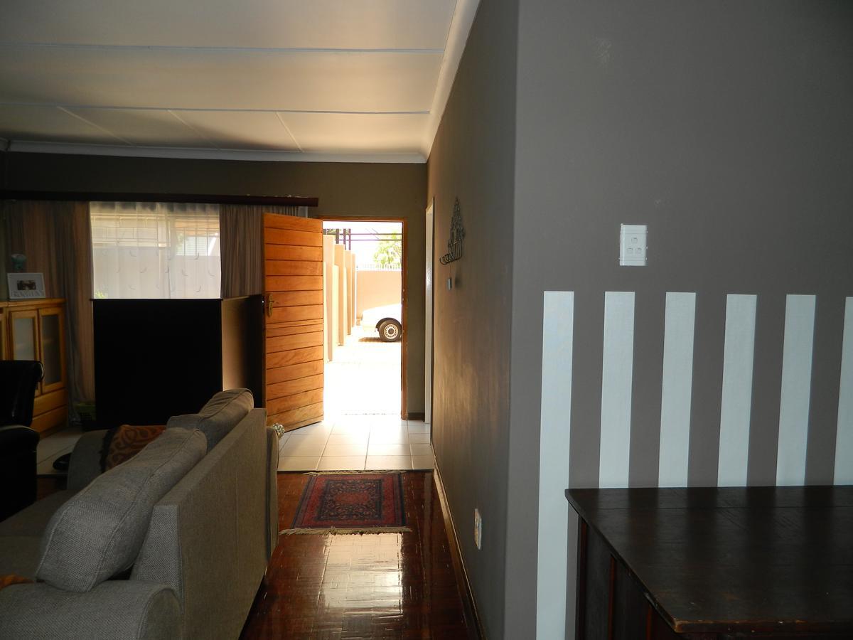 Guest House Gabby เคลิร์กสดอร์ป ภายนอก รูปภาพ